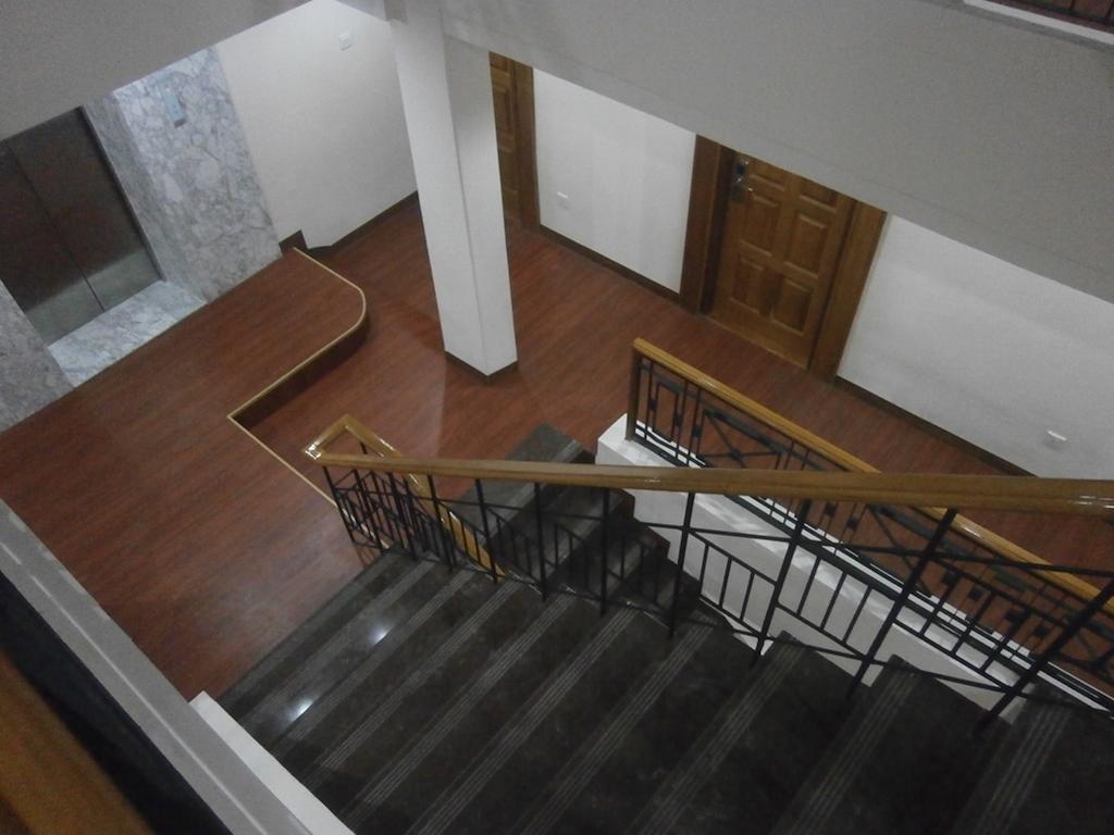 Hotel Bahosi Янгон Екстериор снимка