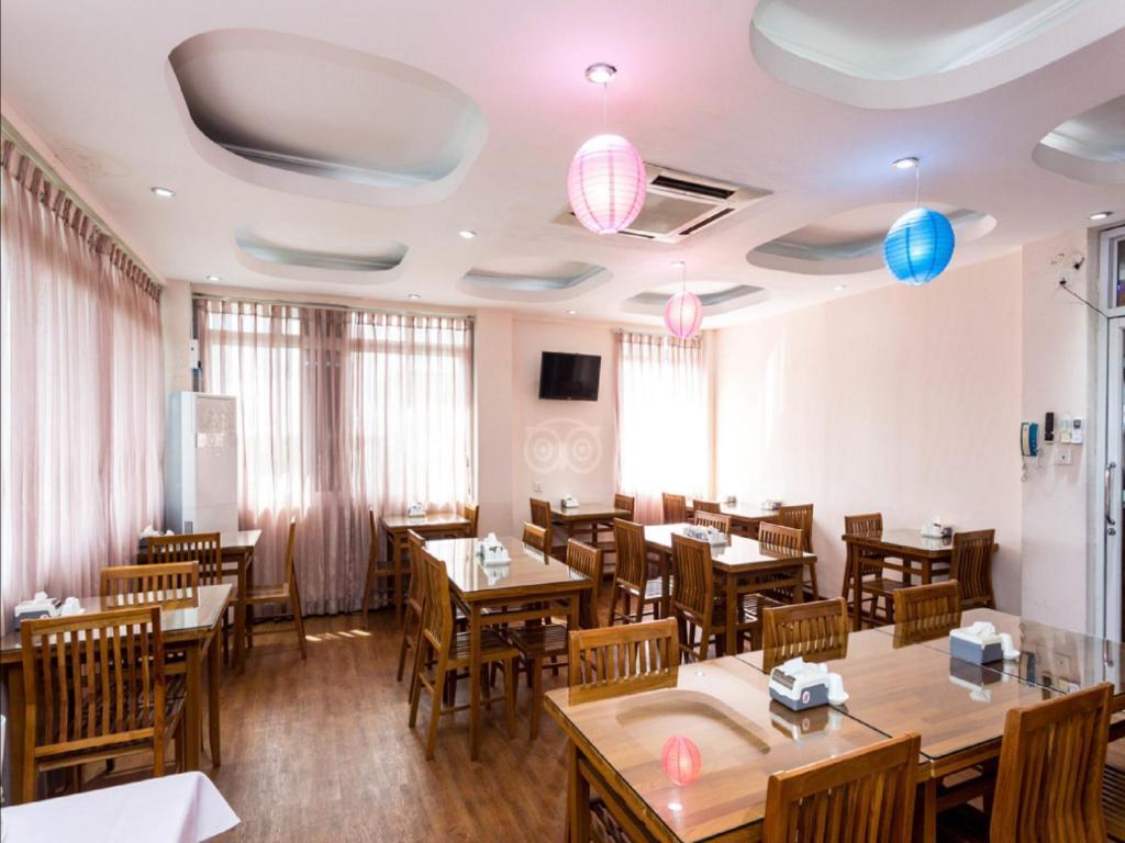 Hotel Bahosi Янгон Екстериор снимка